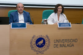 Alfredo Taján y Guadalupe Fernández Ariza. Curso "La ciudad como arquetipo. Literatura, historia y arte. Europa y América". Edificio del Rectorado. Septiembre de 2018
