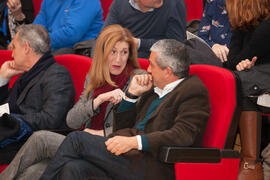 María Chantal Pérez y Diego Vera Jurado en la conferencia "Dialogando", con César Bona. Facultad de Derecho. Enero de 2017