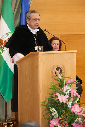 José Ángel Narváez en la investidura como Doctor "Honoris Causa" de Manuel Molina Lozano por la Facultad de Turismo de la Universidad de Málaga. Rectorado. Abril 2016