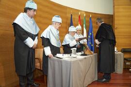 Investidura como "Doctores Honoris Causa" de Antonio García Berrio y Pilar Palomo Vázquez por la Facultad de Filosofía y Letras de la Universidad de Málaga. Edificio del Rectorado. Junio de 2024