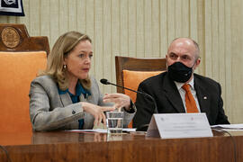 Nadia Calviño y Eugenio Luque. Facultad de Ciencias Económicas y Empresariales de la Universidad de Málaga. Enero de 2022