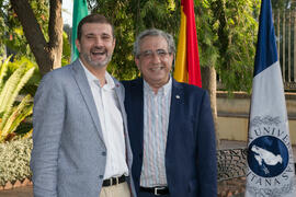 Víctor Fernando Muñoz y José Ángel Narváez. Homenaje al personal que cumple 25 años de servicio en la UMA. Jardín Botánico. Junio 2017