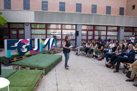 Inmaculada Postigo presenta "Dialogando" con Clara Jiménez. Facultad de Ciencias de la Comunicación. Mayo de 2019