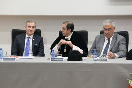 Miguel Porras Fernández, Miguel Ángel Castro Arroyo y Antonio Ramírez de Arellano en la toma de Posesión del nuevo Consejo de Dirección de la Universidad de Málaga. Paraninfo.  Enero de 2016