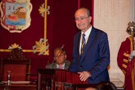 Intervención de Francisco de la Torre en la entrega de la Medalla de la Ciudad y el título de Hijo Predilecto a Eugenio Chicano. Ayuntamiento de Málaga. Octubre de 2014