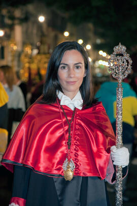 Representante de la Universidad de Málaga en el desfile procesional de la Hermandad de los Estudiantes. Abril de 2014