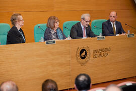 Intervención de Daniel Hernández en el homenaje a María Victoria Atencia. Edificio del Rectorado. Diciembre de 2014