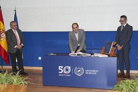 Toma de posesión de José del Campo Ávila como profesor titular del Área de Lenguajes y Sistemas Informáticos de la Universidad de Málaga. Toma de posesión de nuevos catedráticos y profesores titulares de la Universidad de Málaga. Paraninfo. Noviembre de 2023