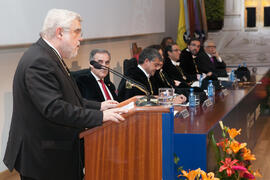 José Manuel Cabra de Luna en la imposición de la Medalla de Oro de la Universidad de Málaga a la Universidad de Granada. Paraninfo. Diciembre de 2016