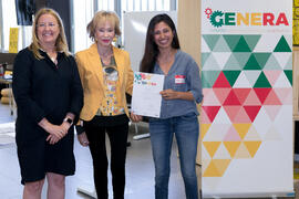 Entrega de diploma. Clausura del programa "Genera". Edificio "The Green Ray". Junio de 2019