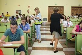 Examen en el aula Magna de la Facultad de Económicas y Empresariales. Olimpiada Española de Economía, Fase Nacional. Málaga. Junio de 2015