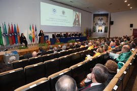 Imposición de la Medalla de Oro de la Universidad de Málaga a la Universidad de Granada. Paraninfo. Diciembre de 2016
