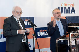 Salvador Díaz y Alfredo Blanes en el nombramiento de Salvador Díaz Cano como miembro de honor de la Asociación de Antiguos Alumnos de la Universidad de Málaga. Foro Alumni-UMA. Mayo de 2014
