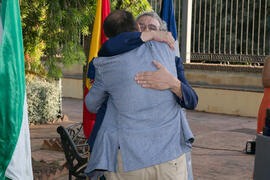 Víctor Fernando Muñoz y José Ángel Narváez. Homenaje al personal que cumple 25 años de servicio en la UMA. Jardín Botánico. Junio 2017