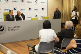 Consejo de Gobierno extraordinario de la Universidad de Málaga con el ministro Pedro Duque. Edificio del Rectorado. Junio de 2018