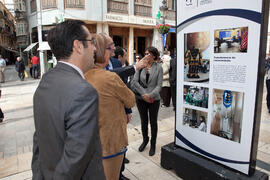 Inauguración de la exposición "UMA 40 años compartiendo futuro" en Calle Larios. Octubre de 2012