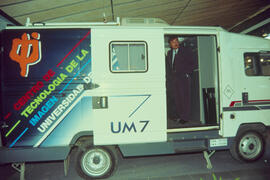 Visita del rector de la Universidad de Málaga al Salón Internacional del Estudiante. Córdoba. Abril de 1994