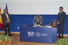 Toma de posesión de José del Campo Ávila como profesor titular del Área de Lenguajes y Sistemas Informáticos de la Universidad de Málaga. Toma de posesión de nuevos catedráticos y profesores titulares de la Universidad de Málaga. Paraninfo. Noviembre de 2023