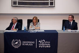Homenaje a los jubilados y al personal que cumple 25 años de servicio en la Universidad de Málaga. Paraninfo. Octubre de 2012