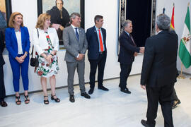 Pedro Duque saluda al equipo de gobierno de la Universidad de Málaga. Edificio del Rectorado. Junio de 2018