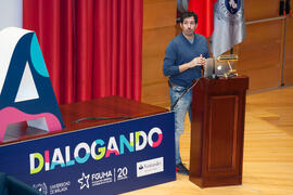 César Bona en su conferencia "Dialogando". Facultad de Derecho. Enero de 2017