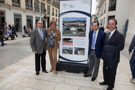 Inauguración de la exposición "UMA 40 años compartiendo futuro" en Calle Larios. Octubre de 2012