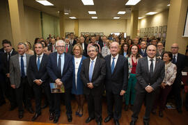 Foto de grupo previa al acto de clausura del 50 Aniversario de la Facultad de Económicas. Facultad de Ciencias Económicas y Empresariales. Marzo de 2016