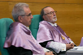 Julián Almaraz y Heliodoro Carpintero en su investidura como Doctor "Honoris Causa" por la Facultad de Psicología de la Universidad de Málaga. Edificio del Rectorado. Mayo de 2019