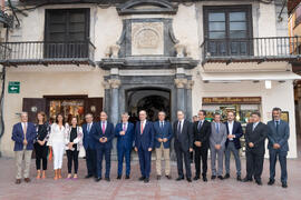 Foto de grupo. 230º Aniversario de la Sociedad Económica Amigos del País. Plaza de la Constitución. Septiembre de 2019