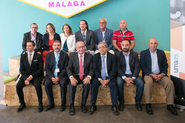 Foto de grupo. Inauguración del I Workshop Red de Cátedras Estratégicas. Edificio de Tabacalera. Mayo de 2018