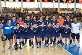 Plantilla y cuerpo técnico del CD UMA Antequera . Partido clasificatorio entre Club Deportivo UMA Antequera y Universidad de Géneve de Suiza. IX Campeonato de Europa Universitario de Fútbol Sala. Antequera. Julio de 2013