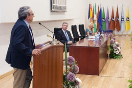 José Ángel Narváez en el homenaje al personal que cumple 25 años de servicio en la UMA o jubilado. Paraninfo. Junio 2016