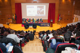 César Bona en su conferencia "Dialogando". Facultad de Derecho. Enero de 2017