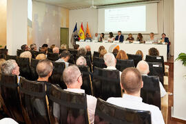 Mesa presidencial. Presentación del Retrato de Honor de D. Eugenio José Luque Domínguez. Facultad de Ciencias Económicas y Empresariales. Junio de 2025