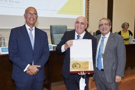 Reconocimiento a personal jubilado. Celebración del 50 Aniversario de la Facultad de Medicina de la Universidad de Málaga. Facultad de Medicina. Octubre de 2022