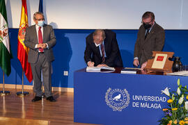 Toma de posesión de Miguel Ángel Sánchez Chaparro como nuevo profesor titular del Área de Medicina de la Universidad de Málaga. Paraninfo. Diciembre de 2021