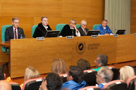 Mesa presidencial en la investidura como Doctor "Honoris Causa" de Antonio Luque por la Facultad de Ciencias de la Universidad de Málaga. Edificio del Rectorado. Octubre de 2016