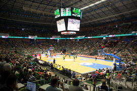 Cancha de baloncesto. Homenaje del Unicaja Baloncesto a la Facultad de Económicas en su 50 Aniversario. Palacio de Deportes José María Martín Carpena. Mayo de 2015