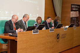 Intervención de Adelaida de la Calle. Inauguración de la reunión de la Conferencia de Decanos de Economía y Empresa. Edificio del Rectorado. Noviembre de 2014