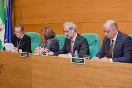 Intervención de María Victoria Atencia en su homenaje. Edificio del Rectorado. Diciembre de 2014