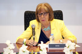Adelaida de la Calle en el homenaje al personal que cumple 25 años al servicio de la Universidad de Málaga y personal jubilado. Paraninfo. Julio de 2014