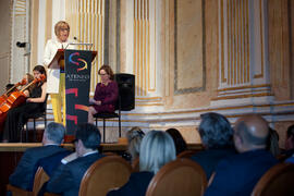 Adelaida de la Calle en la entrega de medallas del Ateneo. Teatro María Cristina. Abril 2015