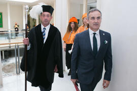 Cortejo previo a la investidura como Doctor "Honoris Causa" de José Emilio Navas por la Facultad de Ciencias Económicas y Empresariales de la Universidad de Málaga. Edificio del Rectorado. Abril de 2017