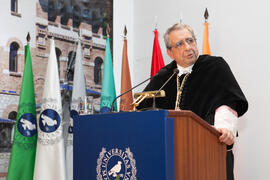 José Ángel Narváez en la imposición de la Medalla de Oro de la Universidad de Málaga a la Universidad de Granada. Paraninfo. Diciembre de 2016
