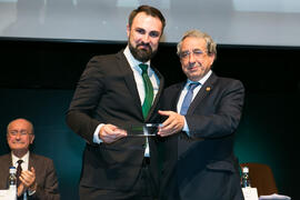 Entrega del galardón conmemorativo a Mariano Ruiz. Acto del 25 Aniversario del Parque Tecnológico de Andalucía. Palacio de Ferias y Congresos de Málaga. Noviembre de 2017