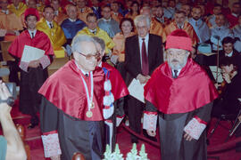 Investidura como Doctor "Honoris Causa" de D. Eduardo García de Enterría por la Universidad de Málaga. Paraninfo. Abril de 1999