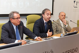 Presentación del libro "Málaga en el punto de mira. Relato fotográfico del siglo XX". Rectorado. Diciembre de 2014.