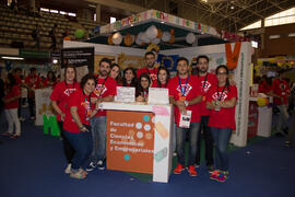 Estand de la Facultad de Ciencias Económicas y Empresariales. Jornadas de Puertas Abiertas de la Universidad de Málaga. Complejo Polideportivo Universitario. Abril de 2015