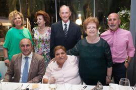 Foto de grupo. Cena Homenaje a profesores y PAS jubilados de la Facultad de Económicas. Restaurante El Palmeral. Septiembre de 2015