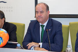 Manuel Barón en la presentación del mundial universitario de fútbol sala. Rectorado. Junio de 2014